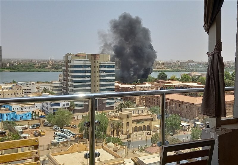 آخرین تحولات سودان؛ انفجار تانک‌ها در خیابان‌های پایتخت/ تعلیق پروازهای فرودگاه خارطوم