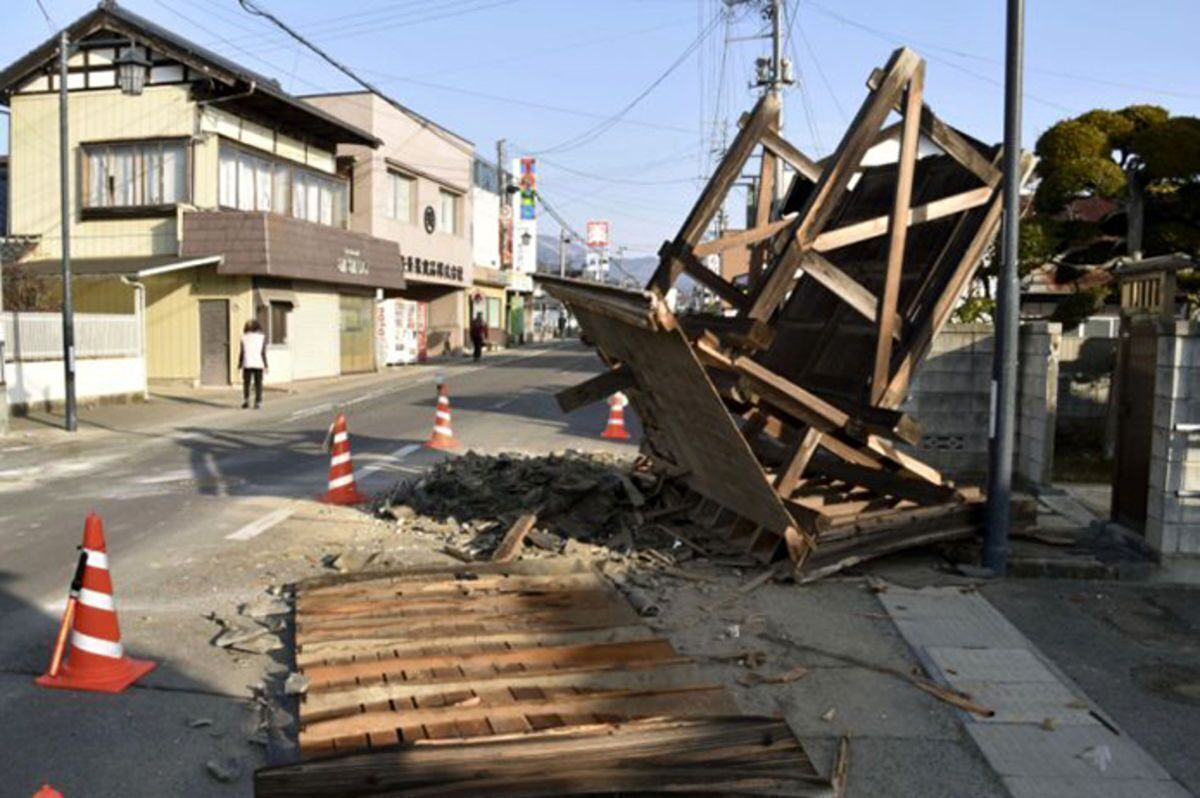شاهکار مهندسین ژاپنی؛ سالم ماندن خانه‌ها در زلزله ۷/۴ ریشتری امروز ژاپن