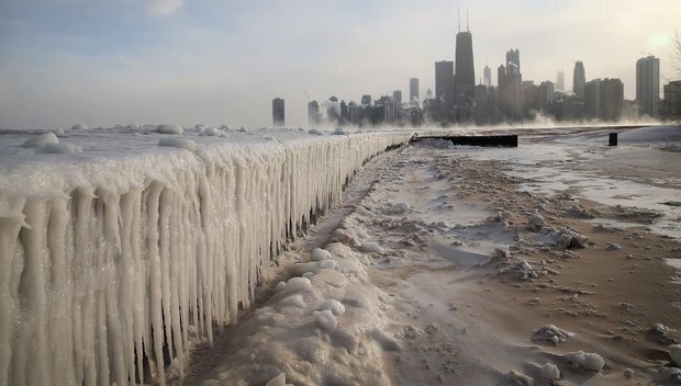 ویدئویی آخرالزمانی از یخبندان شیکاگو در زمستان