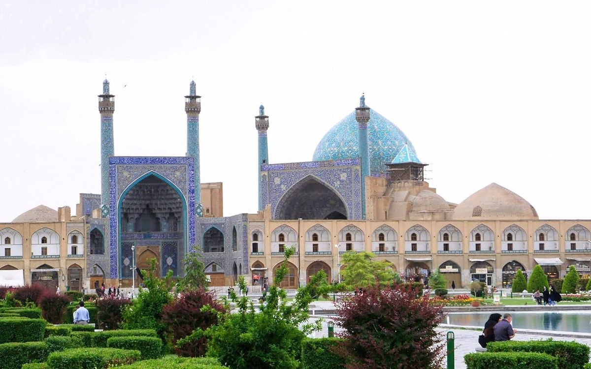 شاهکار یک طراح جواهر؛ طراحی انگشتر با الهام از مسجد جامع عباسی اصفهان