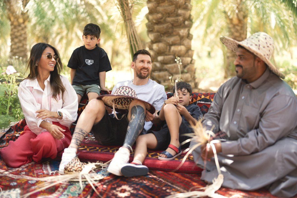تصاویری جدید از سفر مسی و خانواده اش به عربستان