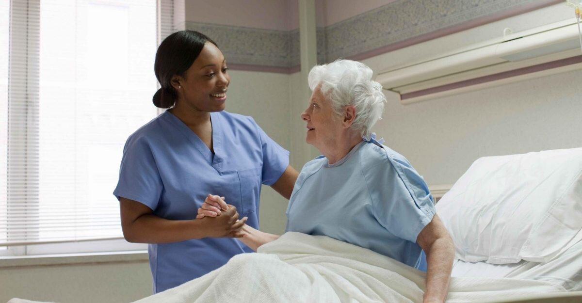 چگونه از سالمند آلزایمری نگهداری کنیم؟ استخدام پرستار سالمند