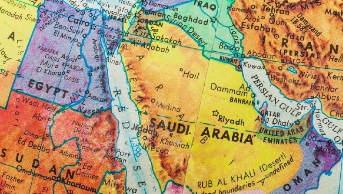 منظور ایران و حزب‌الله از کشور‌های مسلمان که به اسرائیل نفت و غذا می‌دهند کدام است؟