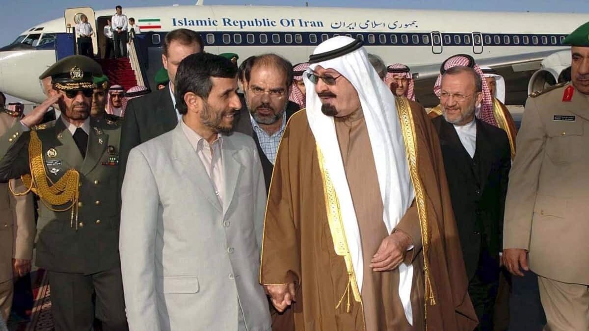 واکنش تند عبدالرضا داوری به اسقبال از رئیسی در عربستان