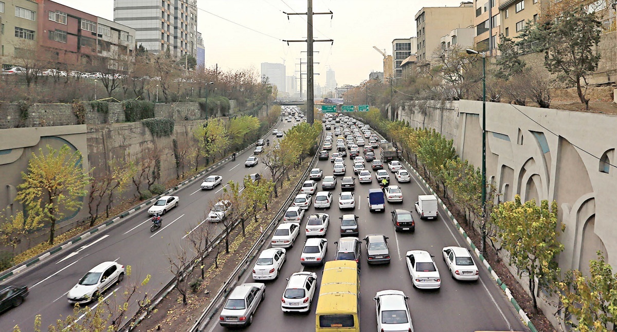 تخلف عجیب رانندگی در یکی از اتوبان‌های تهران!
