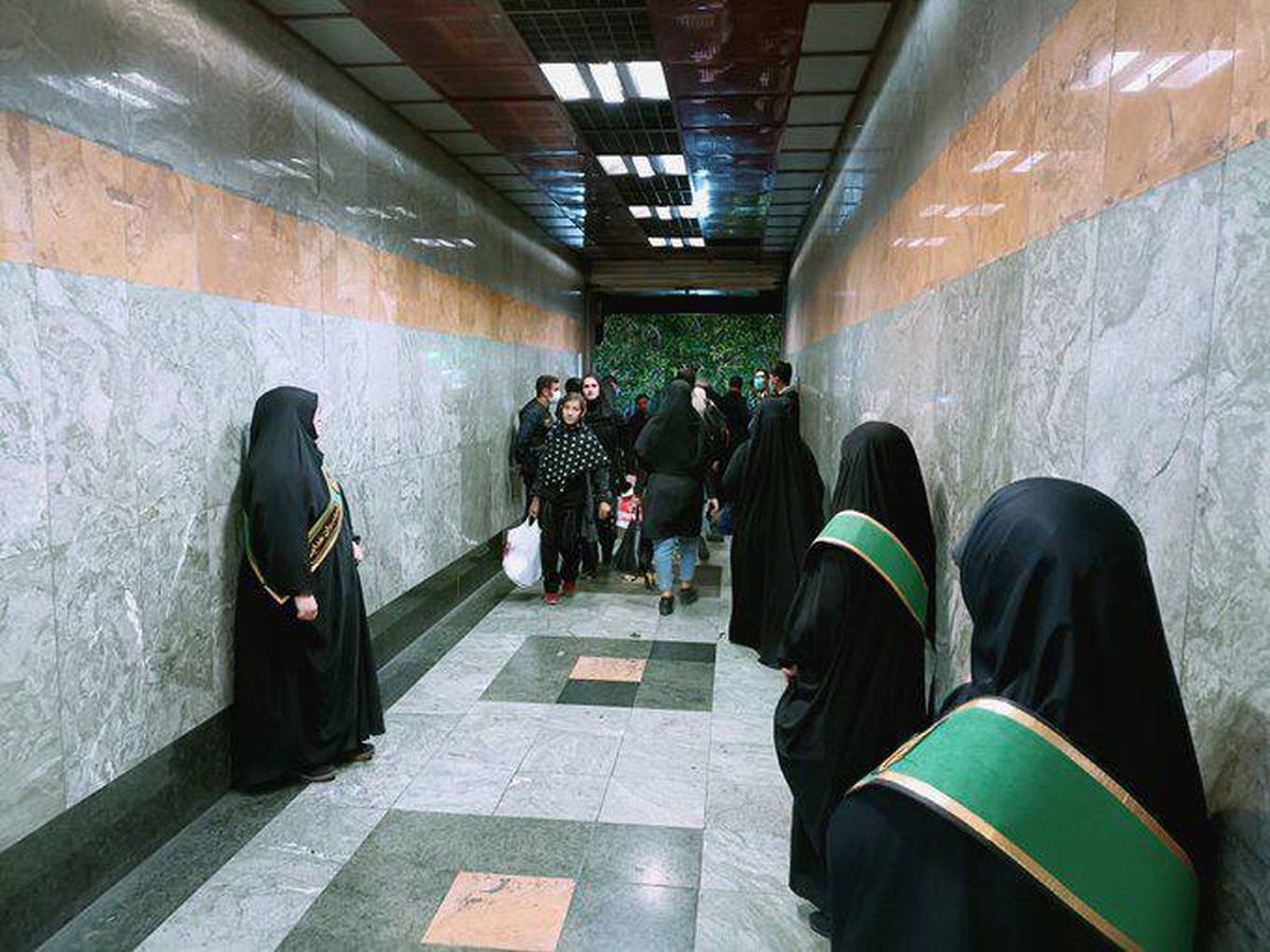تیتر روزنامه همشهری درباره تذکر حجاب در مترو: عزیزم شالت