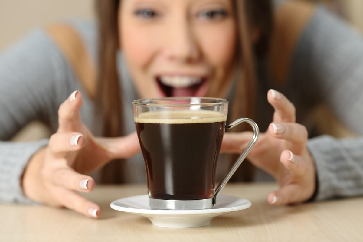 اعتیاد به قهوه؛ نوشیدن چقدر کافئین زیاده روی است؟