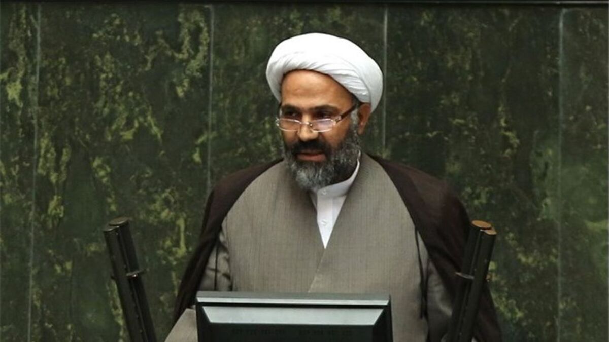 پژمانفر: صلاحیت روحانی نباید در انتخابات خبرگان تایید شود!