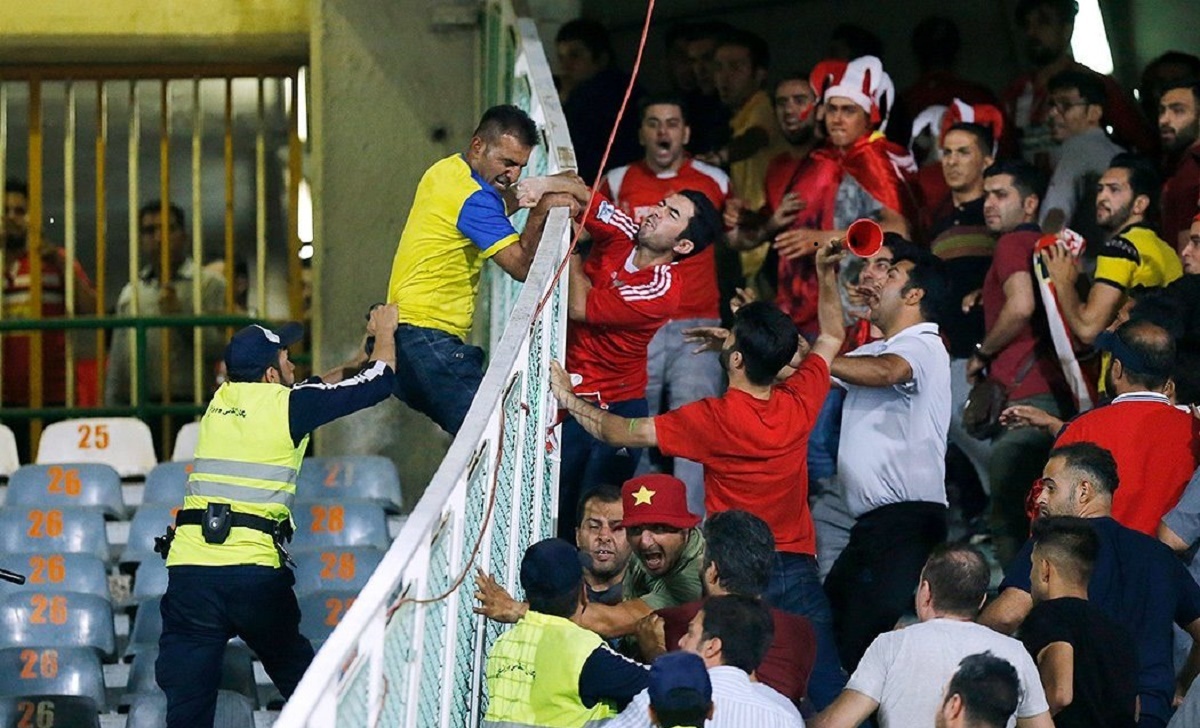 ورزشگاه آزادی خشونت‌زا است/ هواداران در فوتبال ایران هویت ندارند