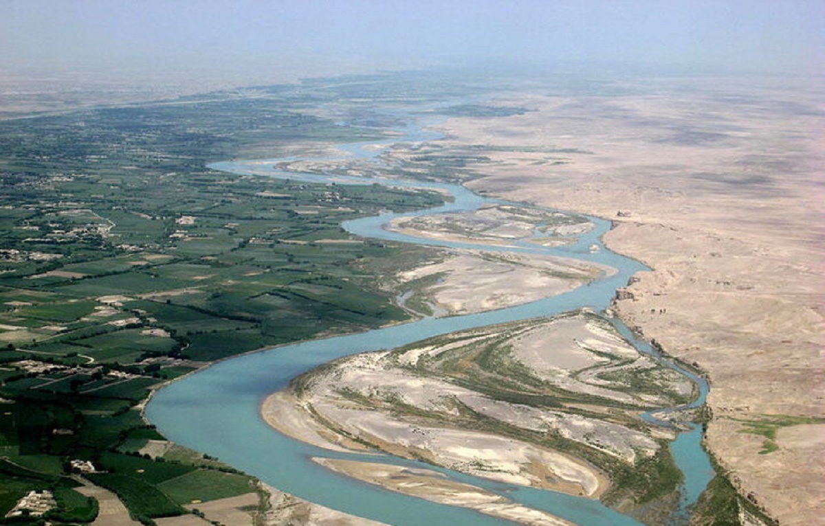 حاشیه‌های هدرفت آب رودخانه هیرمند در شوره زار‌های افغانستان | طالبان حاضر است آب را هدر بدهد، اما آب به ایران نرسد