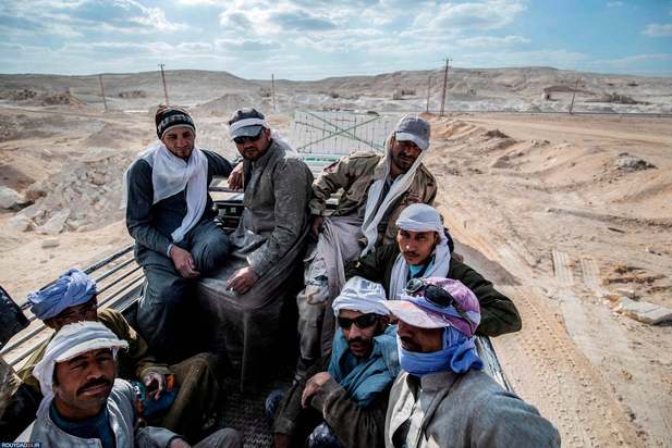 کار در کوههای سفید مصر