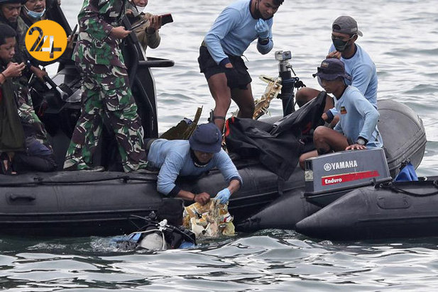 سقوط هواپیمای مسافربری اندونزی با ۶۲ مسافر