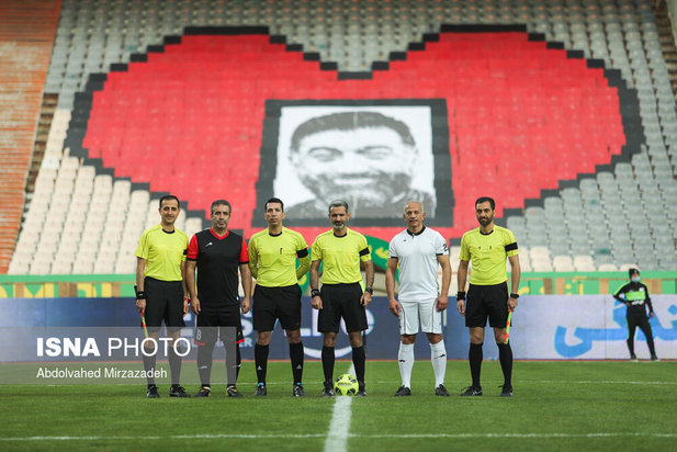 دیدار تیم‌های منتخب ۹۸ و منتخب سرخ آبی یادبود مهرداد میناوند و علی انصاریان