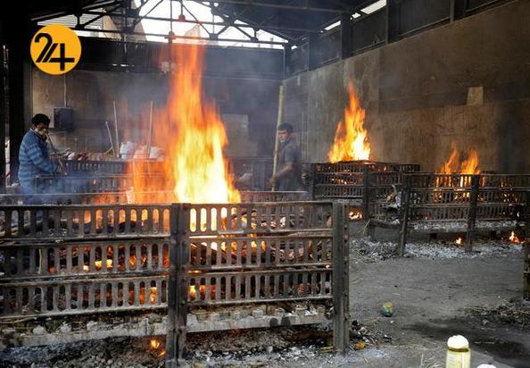 سوزاندن اجساد کرونایی در هند