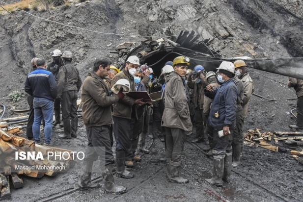 ادامه عملیات امداد و نجات کارگران معدن طزره